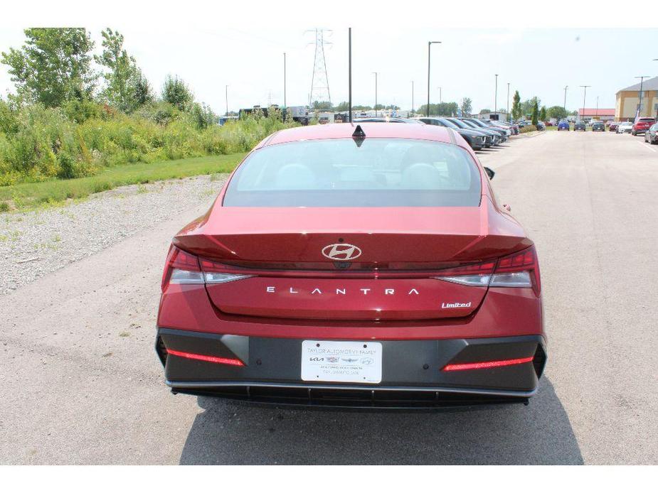 new 2024 Hyundai Elantra car, priced at $27,914