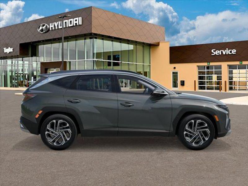 new 2025 Hyundai TUCSON Hybrid car, priced at $42,425
