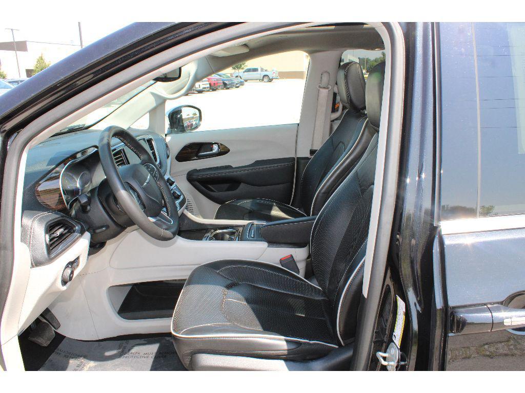 used 2023 Chrysler Pacifica Hybrid car, priced at $27,495