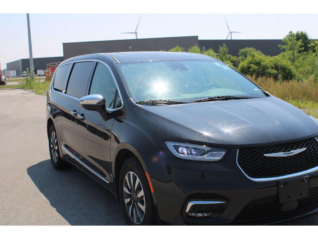 used 2023 Chrysler Pacifica Hybrid car, priced at $27,495