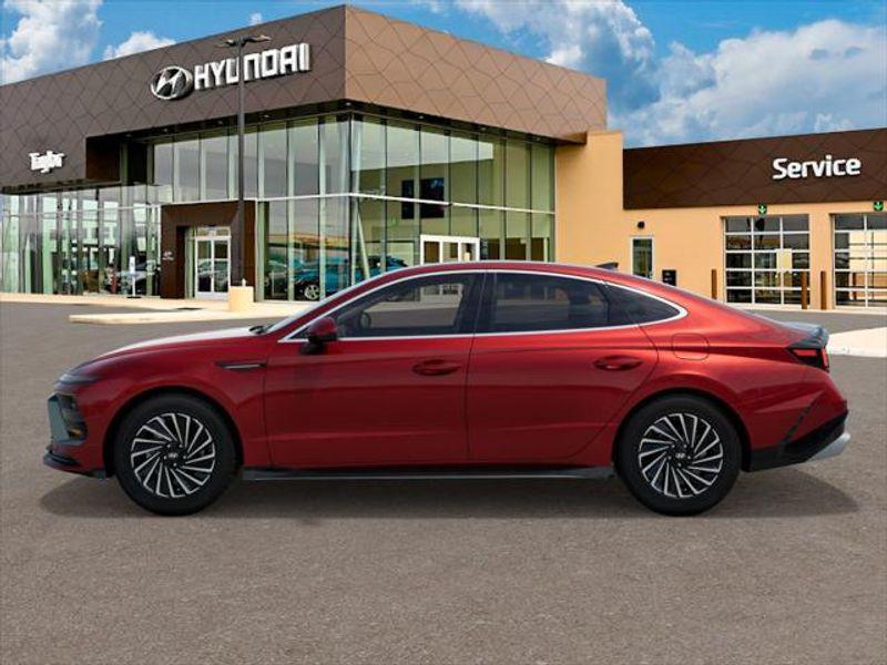used 2025 Hyundai Sonata Hybrid car, priced at $33,445