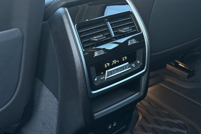 new 2025 BMW X7 car, priced at $90,235