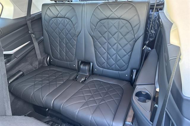 new 2025 BMW X7 car, priced at $90,235