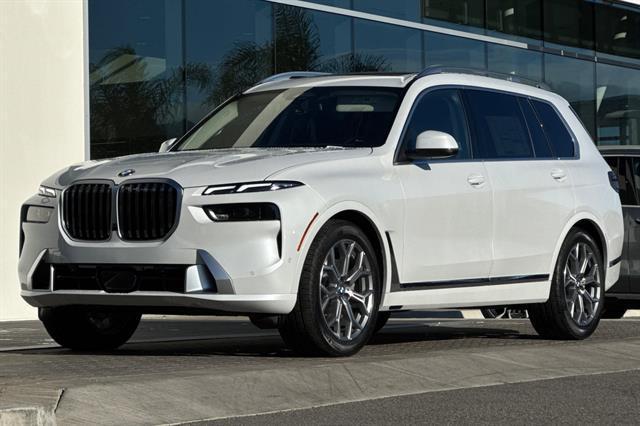 new 2025 BMW X7 car, priced at $90,235