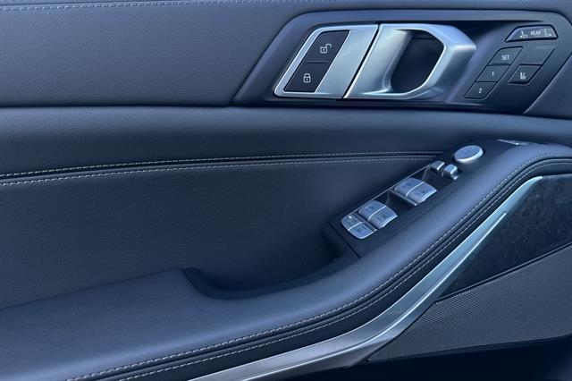 new 2025 BMW X7 car, priced at $90,235