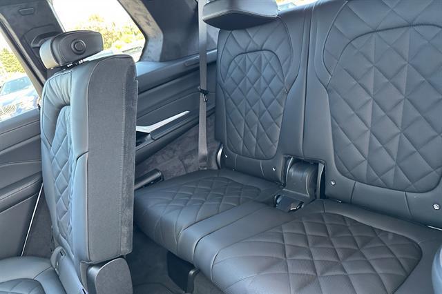 new 2026 BMW X7 car