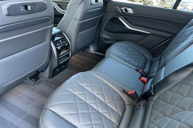 new 2026 BMW X7 car