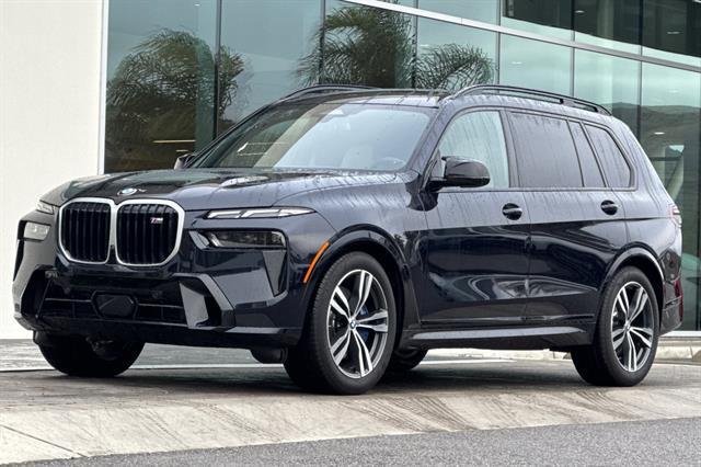 new 2025 BMW X7 car, priced at $114,980