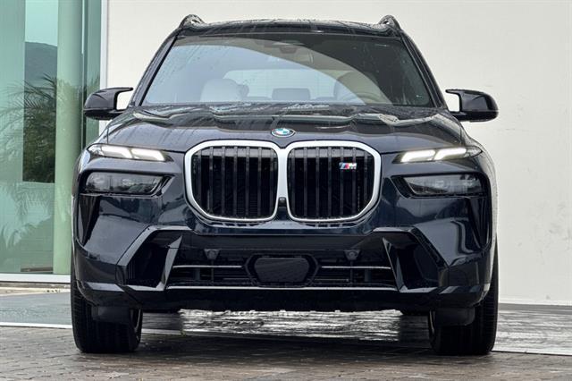 new 2025 BMW X7 car, priced at $114,980