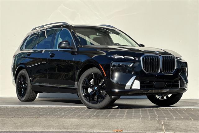 new 2025 BMW X7 car, priced at $90,235