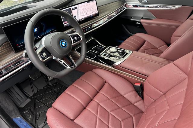 new 2025 BMW i7 car