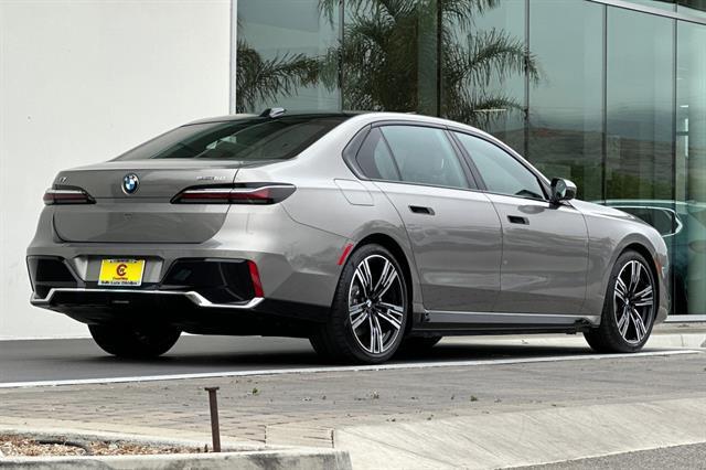new 2025 BMW i7 car