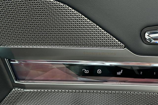 new 2025 BMW i7 car