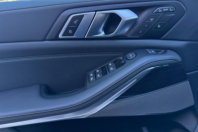 new 2026 BMW X7 car, priced at $96,615