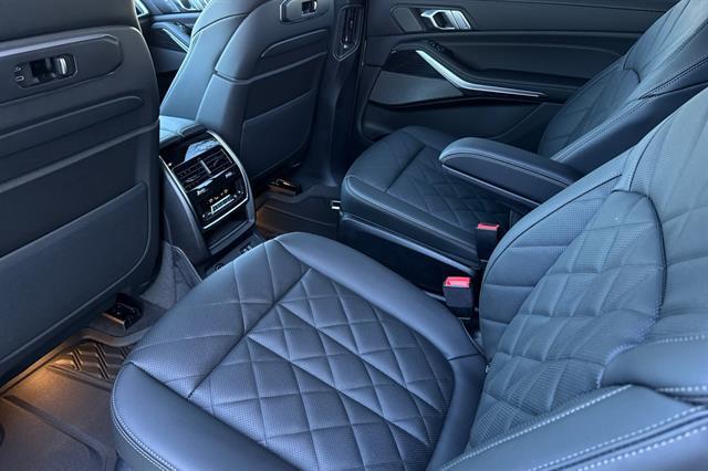 new 2026 BMW X7 car, priced at $96,615
