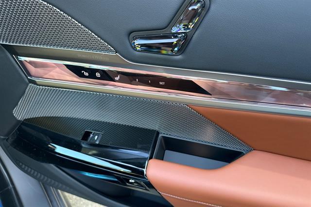 new 2025 BMW 760 car, priced at $130,565