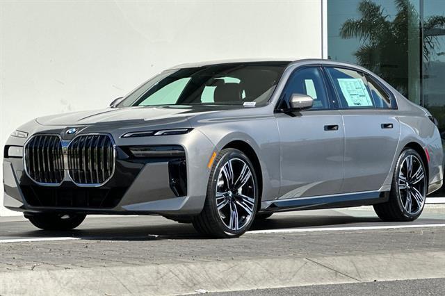 new 2025 BMW 760 car, priced at $130,565