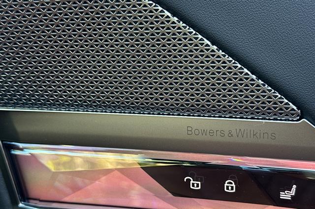 new 2025 BMW 760 car, priced at $130,565