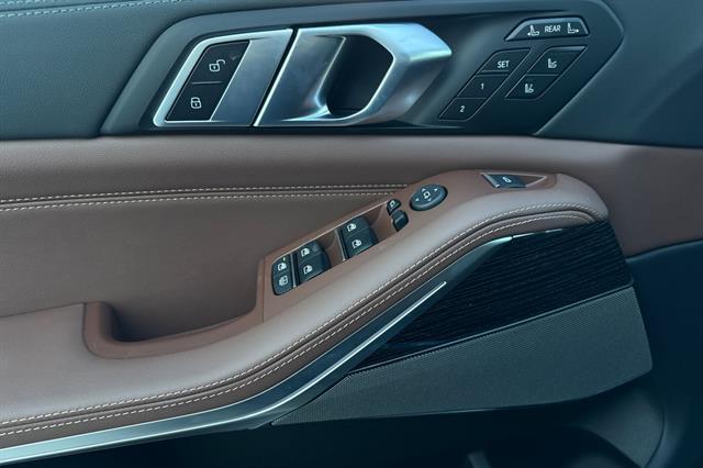 new 2026 BMW X7 car, priced at $119,590