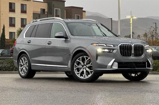 new 2025 BMW X7 car, priced at $90,235