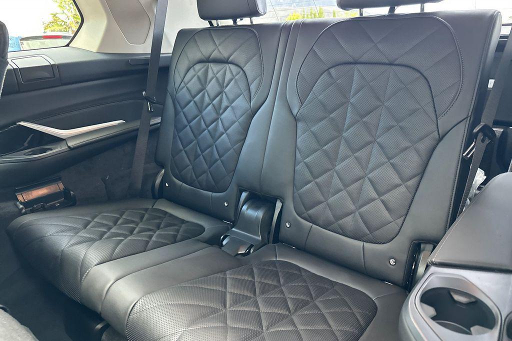 new 2026 BMW X7 car, priced at $93,725