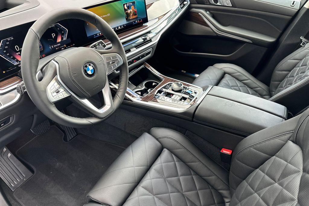 new 2026 BMW X7 car, priced at $93,725