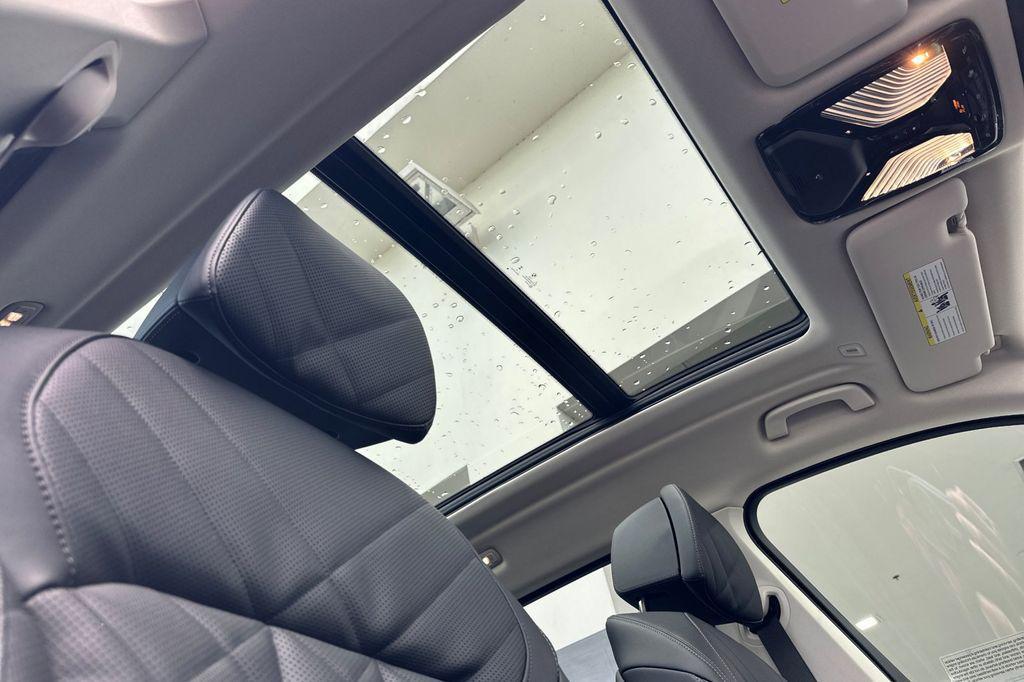 new 2026 BMW X7 car, priced at $93,725