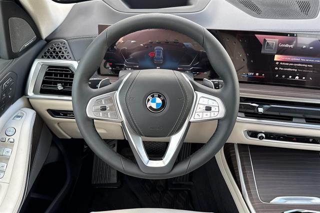 new 2025 BMW X7 car, priced at $98,285