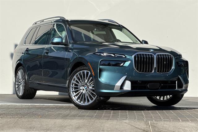 new 2025 BMW X7 car, priced at $98,285