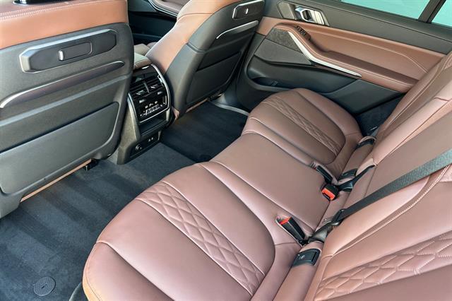 new 2026 BMW X7 car, priced at $117,590
