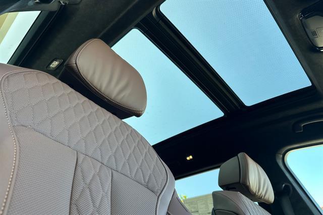 new 2026 BMW X7 car, priced at $117,590