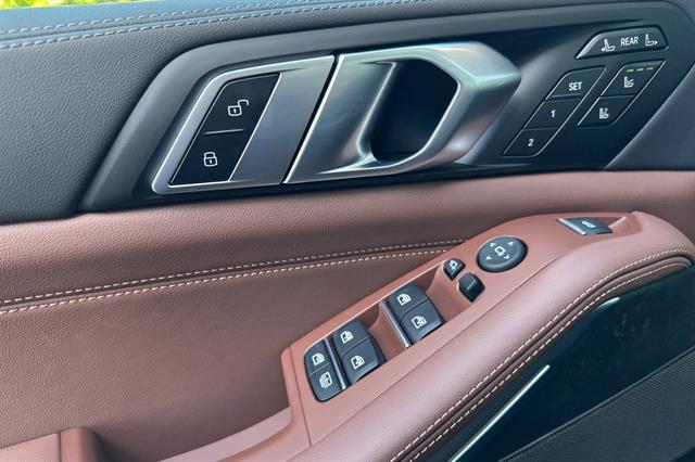 new 2026 BMW X7 car, priced at $117,590