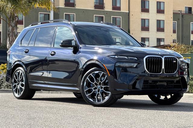 new 2025 BMW X7 car, priced at $118,205