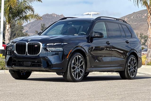 new 2025 BMW X7 car, priced at $118,205