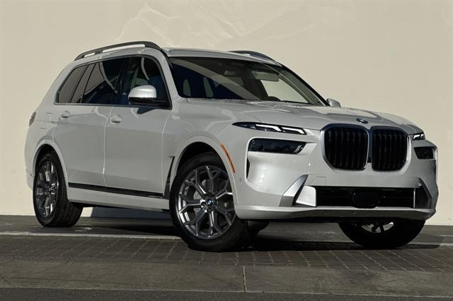 new 2025 BMW X7 car, priced at $90,235