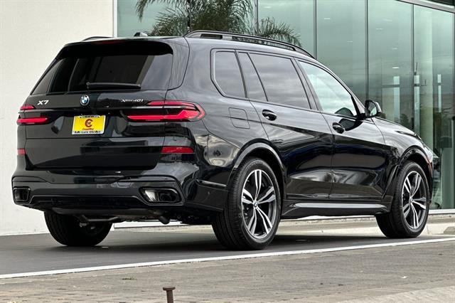 new 2026 BMW X7 car, priced at $105,525