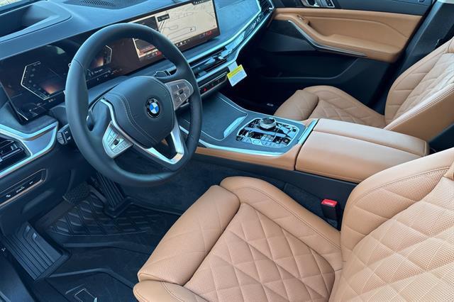 new 2025 BMW X7 car, priced at $90,235