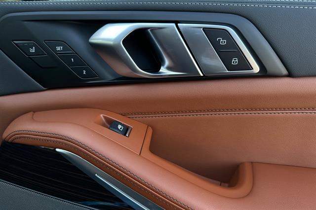 new 2026 BMW X7 car, priced at $122,590