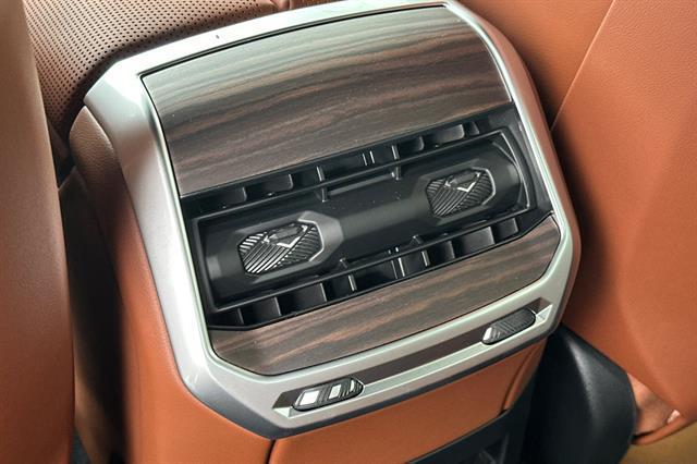 new 2025 BMW 760 car, priced at $129,625