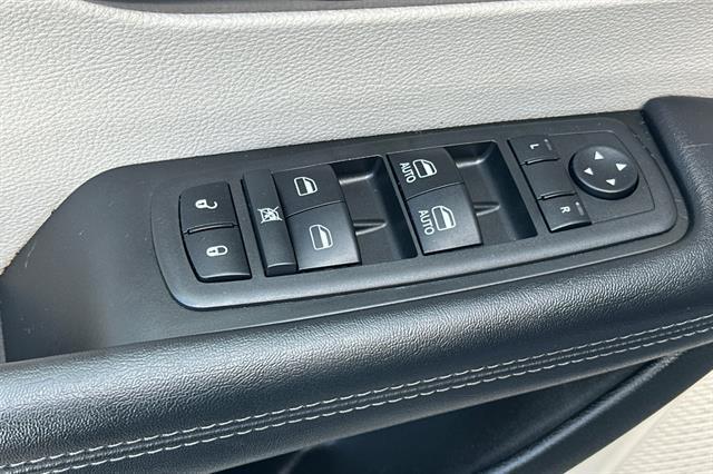 used 2018 Chrysler Pacifica Hybrid car, priced at $15,950