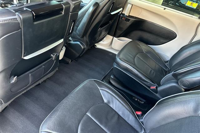 used 2018 Chrysler Pacifica Hybrid car, priced at $15,950
