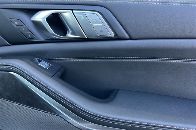 new 2026 BMW X7 car, priced at $89,815
