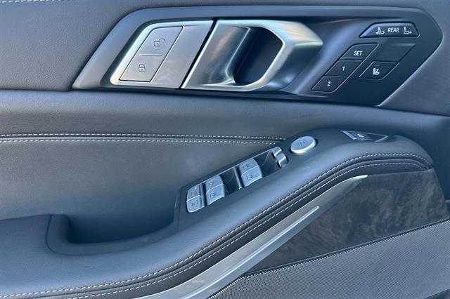 new 2026 BMW X7 car, priced at $89,815