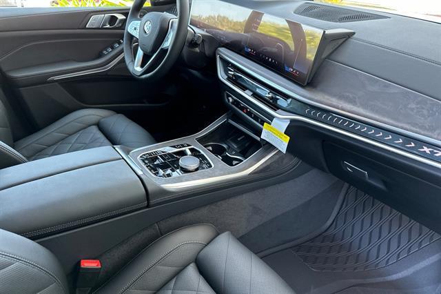 new 2026 BMW X7 car, priced at $89,815