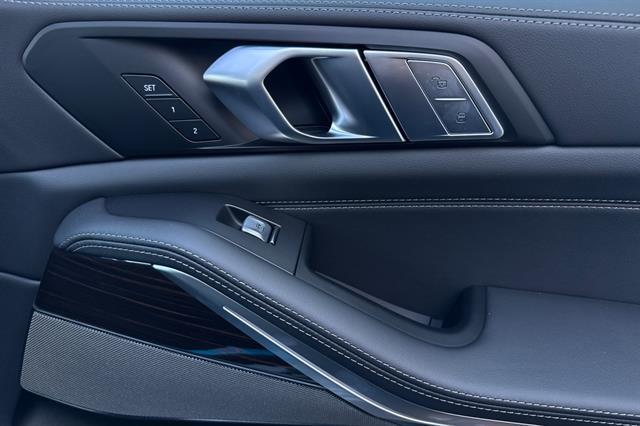 new 2026 BMW X7 car, priced at $97,340