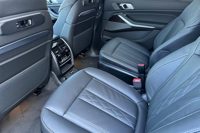 new 2026 BMW X7 car, priced at $97,340