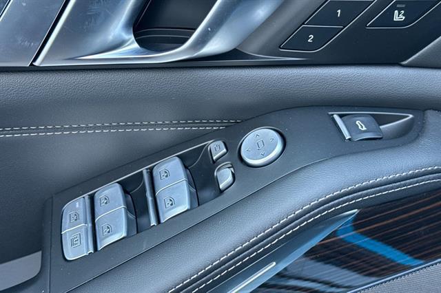 new 2026 BMW X7 car, priced at $97,340
