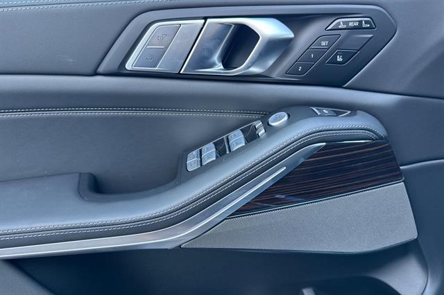 new 2026 BMW X7 car, priced at $97,340