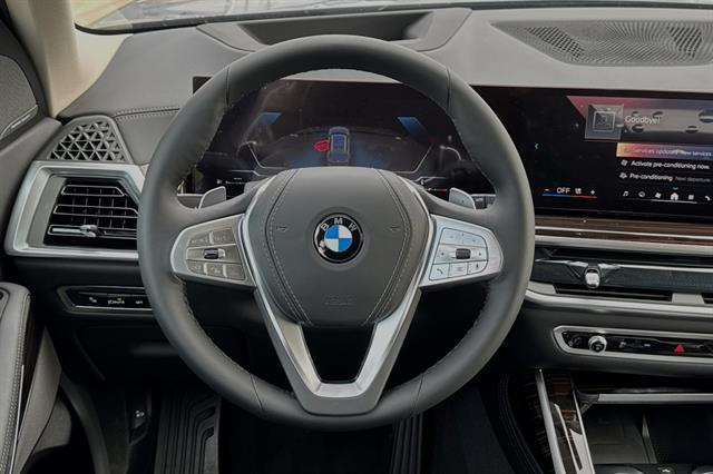 new 2025 BMW X7 car, priced at $90,235