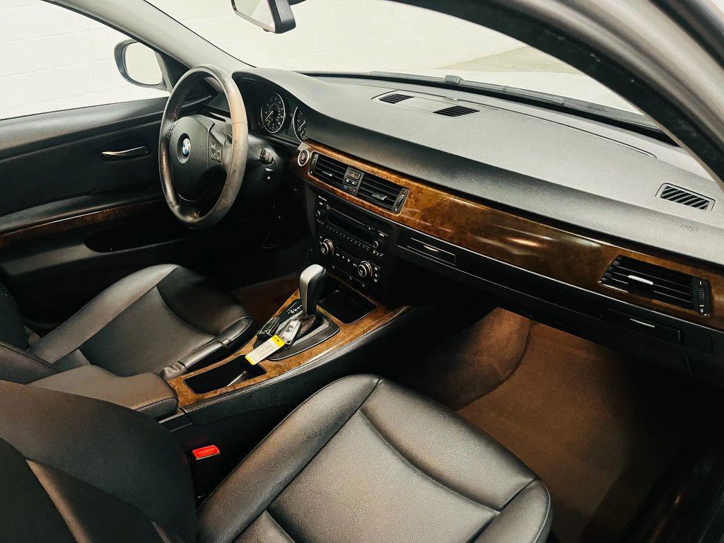 used 2009 BMW 328 car, priced at $9,500